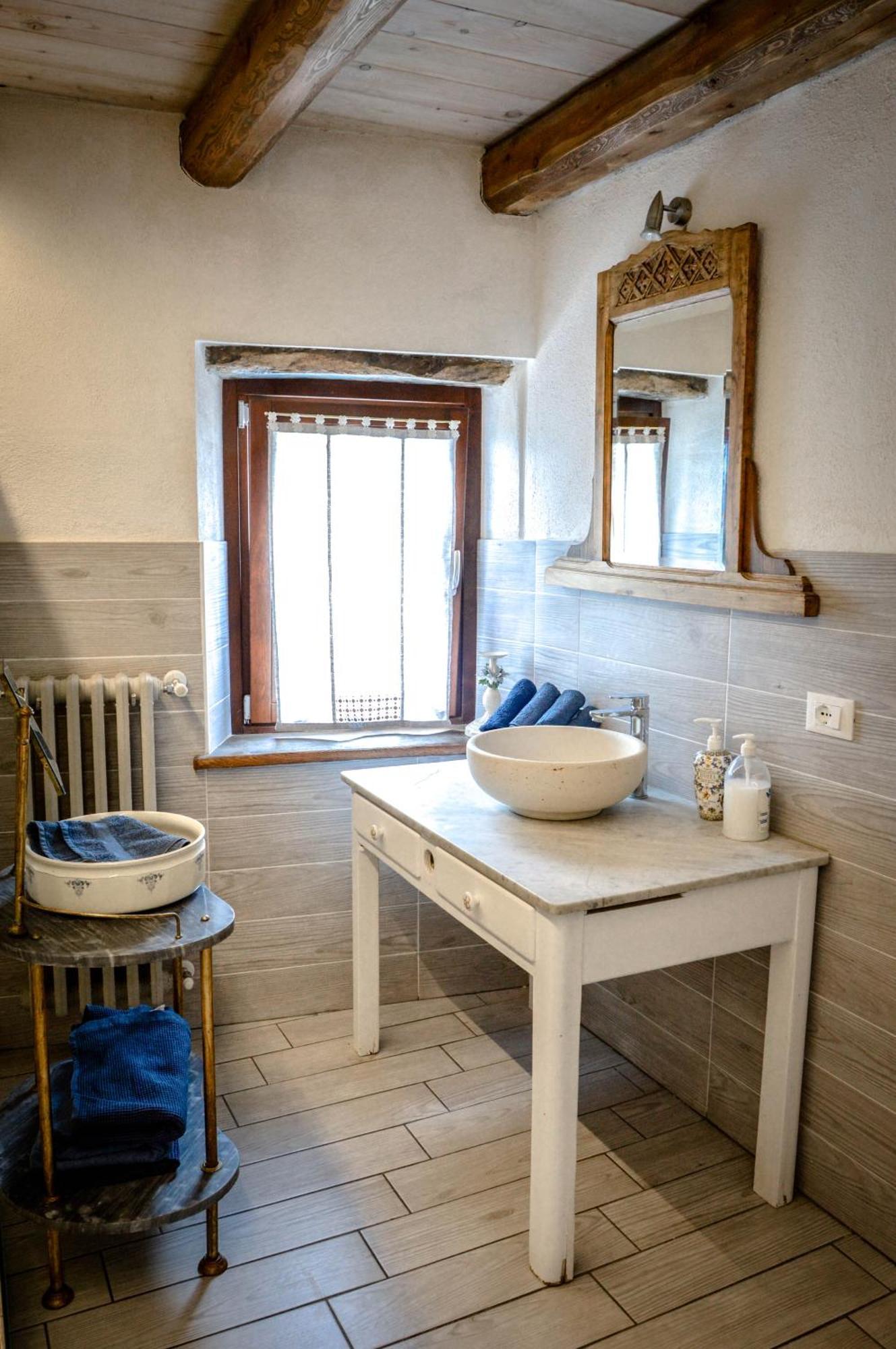 Chalet In Pietra E Legno Con Caminetto Inverso Pinasca Bagian luar foto