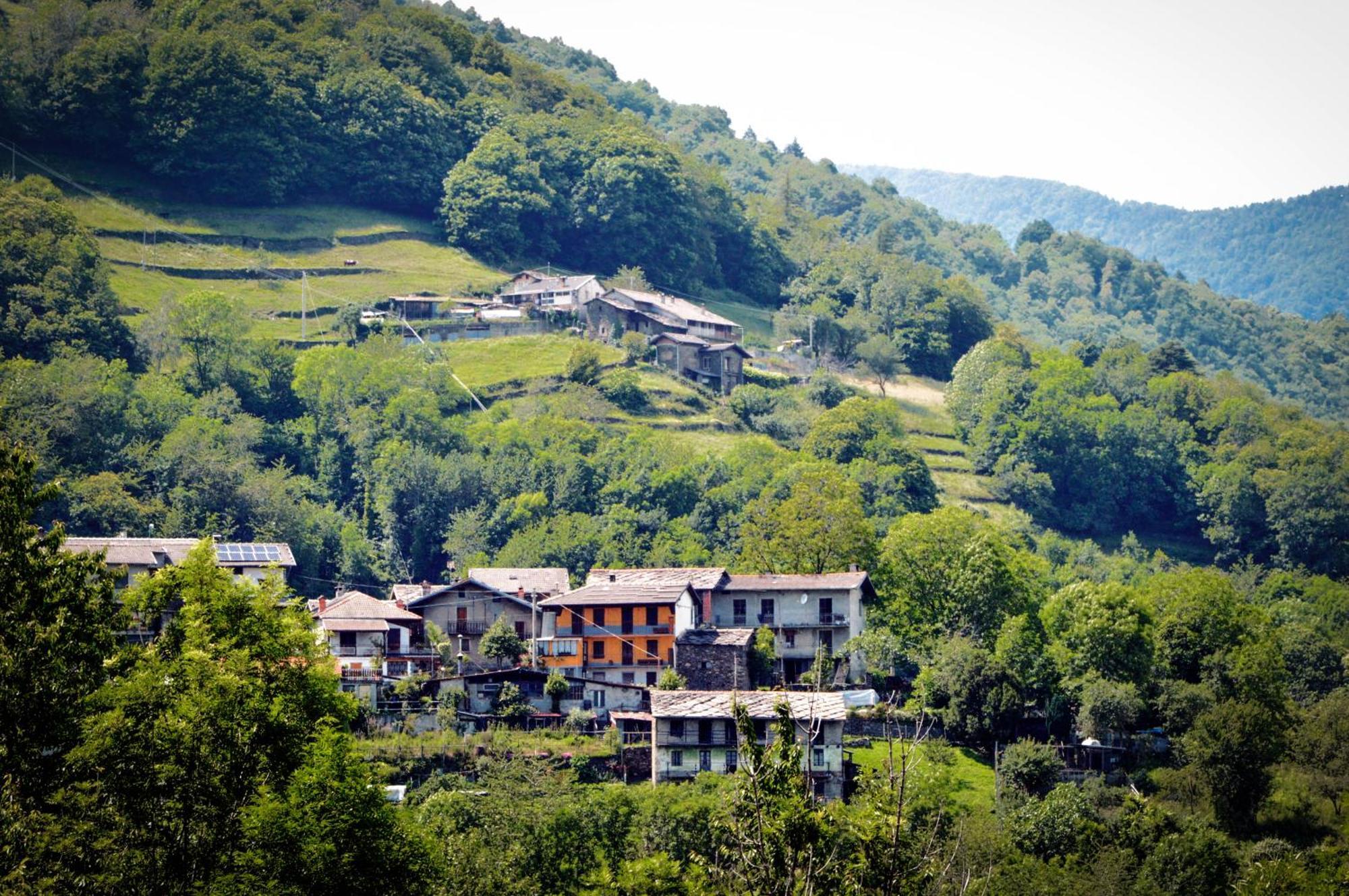 Chalet In Pietra E Legno Con Caminetto Inverso Pinasca Bagian luar foto